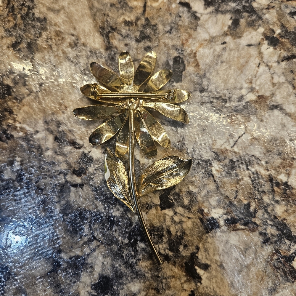 Flower Pin - Picture 2 of 2